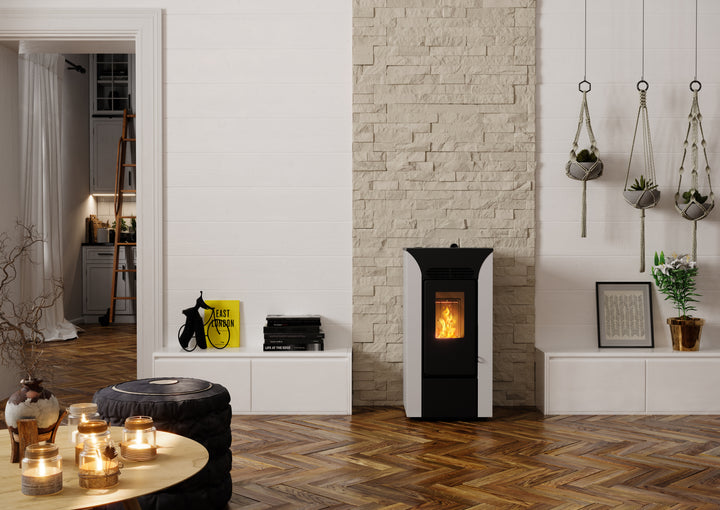 Anja 9 – Stufa a Pellet Compatta e Canalizzabile | 8,9kW – Classe A+ | Colore Bianco