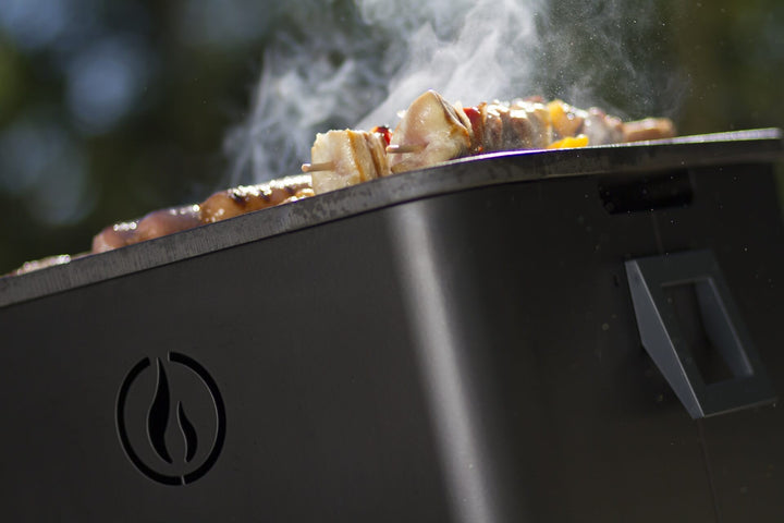 Happy Rosso - Barbecue a Pellet Portatile 35x35 Pirolitico - con Piastra in Ghisa Bifacciale